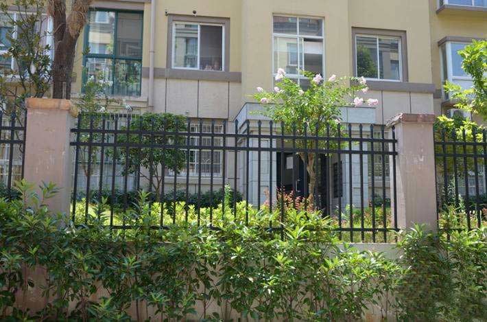 幼区新钢护栏有什么规格特点合用领域蕴含哪些？